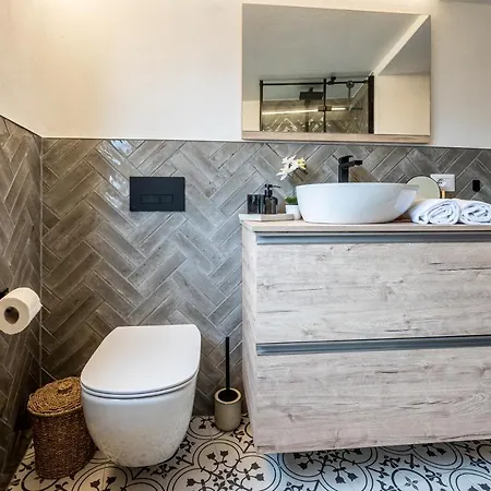 Апартаменты Modern In - Larihome A14 *