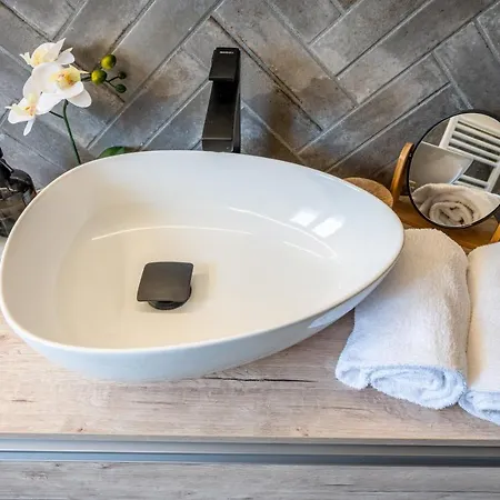 Modern In - Larihome A14 Апартаменты *