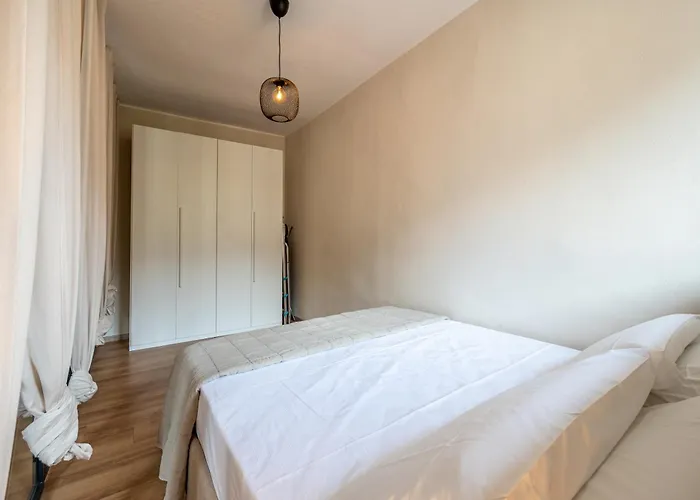 Modern In - Larihome A14 * Gravedona