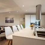 Modern In - Larihome A14 公寓
