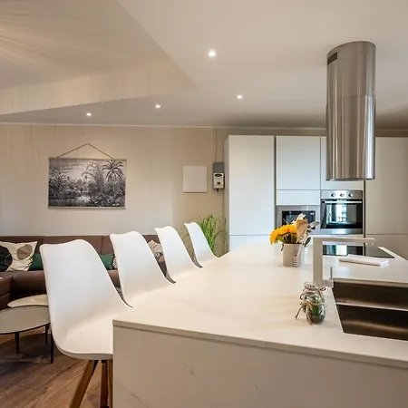 Modern In - Larihome A14 شقة